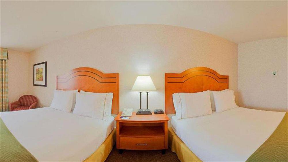 Holiday Inn Express Westley By Ihg Exterior photo