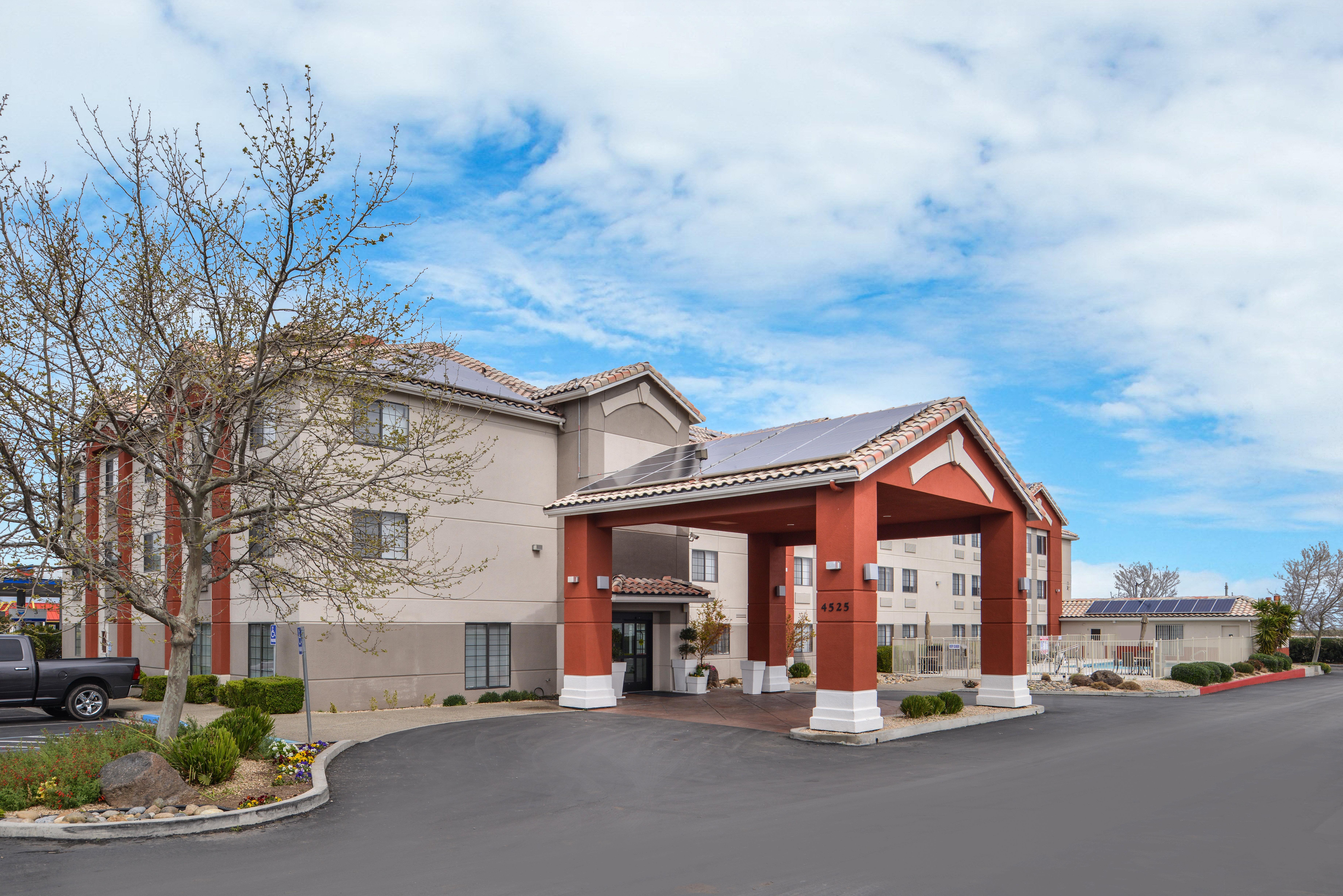 Holiday Inn Express Westley By Ihg Exterior photo